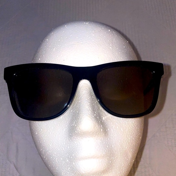 Alexander McQueen sunglasses - Picture 5 of 12